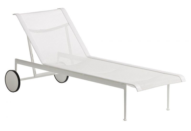 Weiße Richard Schultz Liege mit Rollen, Outdoor-Möbel von Knoll International für Garten und Terrasse.
