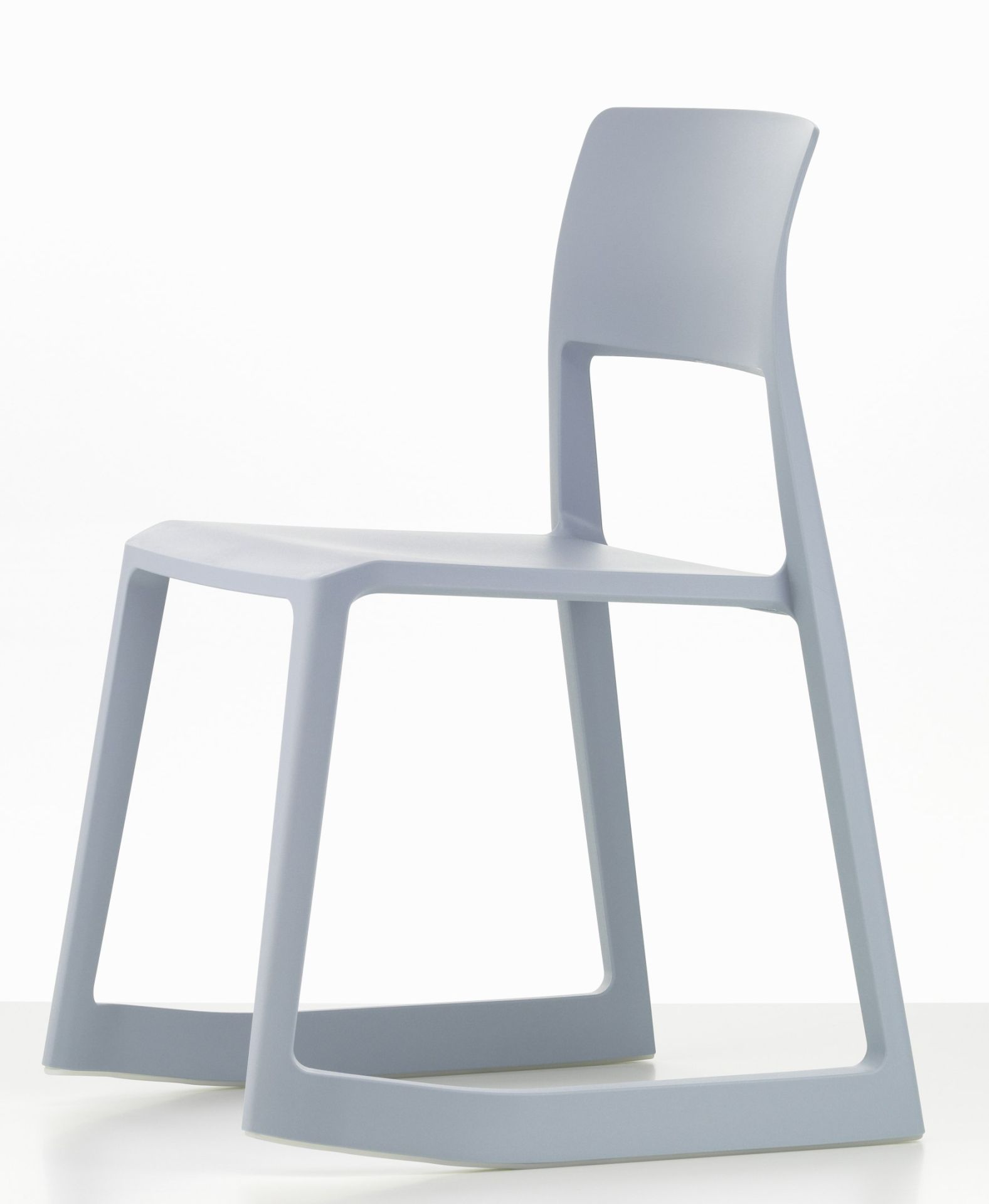 Vitra Tip Ton RE Stuhl in Eisgrau: Moderner Kunststoffstuhl für Büro und Zuhause.