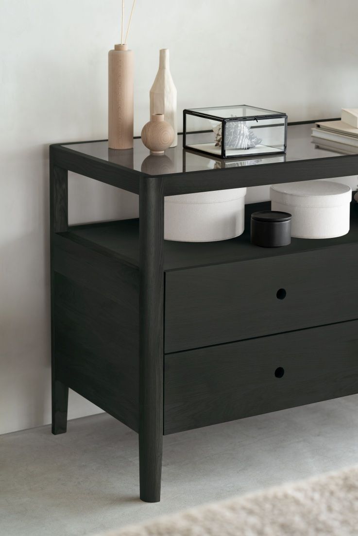 Spindle Kommode mit Schubladen Eiche schwarz lackiert Ethnicraft