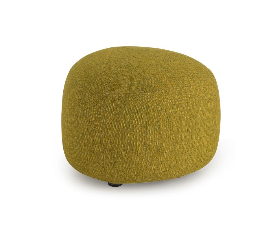 Gelber Kipu D01 Mini Hocker / Sitzkissen La Palma auf weißem Hintergrund. Modernes Design.