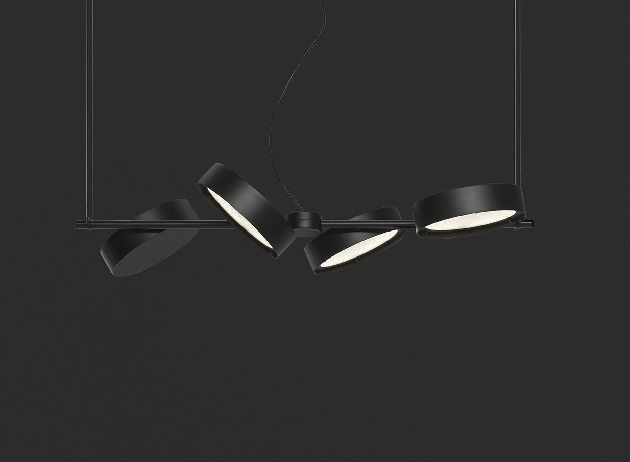 Schwarze Berlin Hängeleuchte von Oluce mit vier runden, verstellbaren LED-Leuchten. Moderne Pendelleuchte.