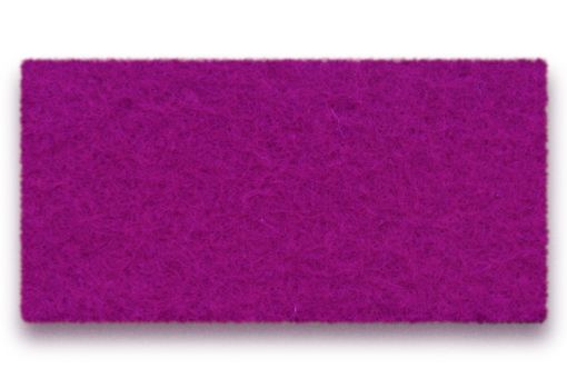 Nahaufnahme des violetten Hey Sign Welle Paravent Erweiterungselements aus Filz, zur flexiblen Raumgestaltung und als Sichtschutz.