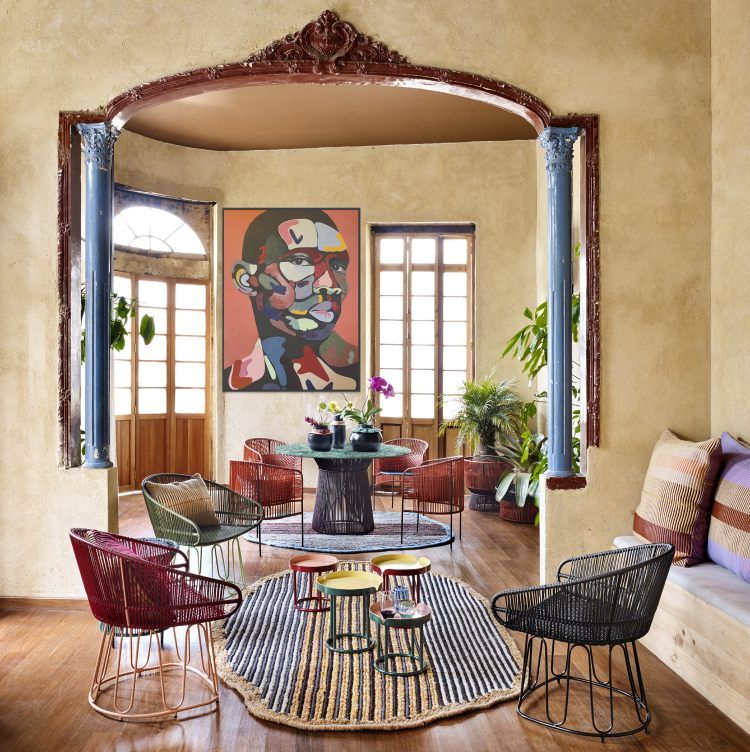 Innenaufnahme mit mehreren Circo Lounge Chairs von ames in verschiedenen Farben.