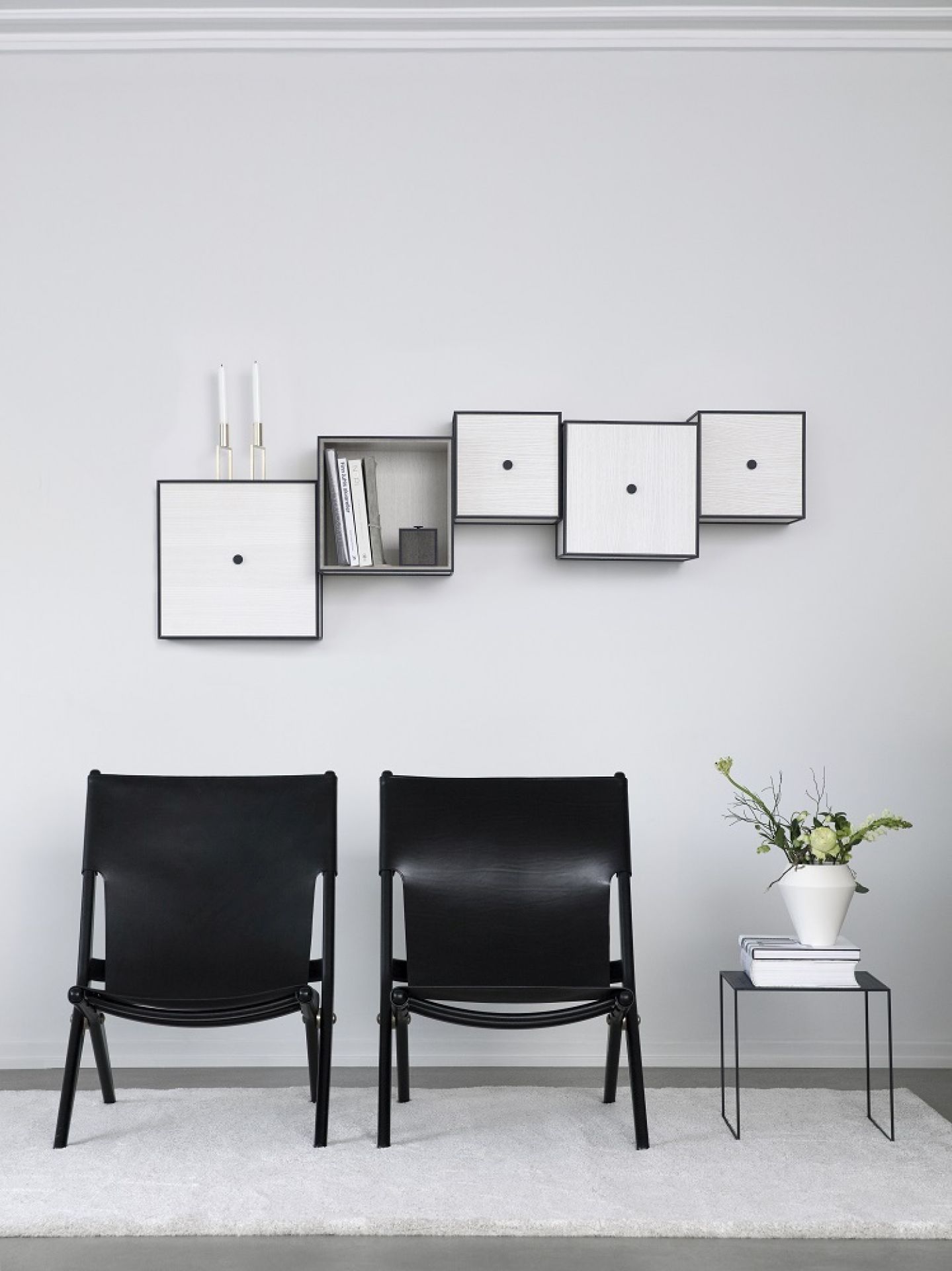 Saxe Chair Eiche schwarz gebeizt - Leder schwarz by Lassen