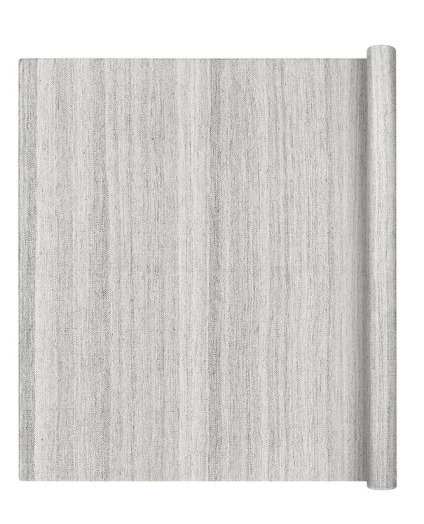 Blomus Kiva Rug Outdoor Teppich, 140 cm breit, hellgrau, gerollt, für den Außenbereich.