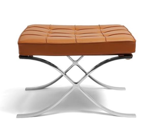 Barcelona Hocker von Knoll International: Lederhocker in Cognac mit verchromtem Stahlgestell. Designklassiker.