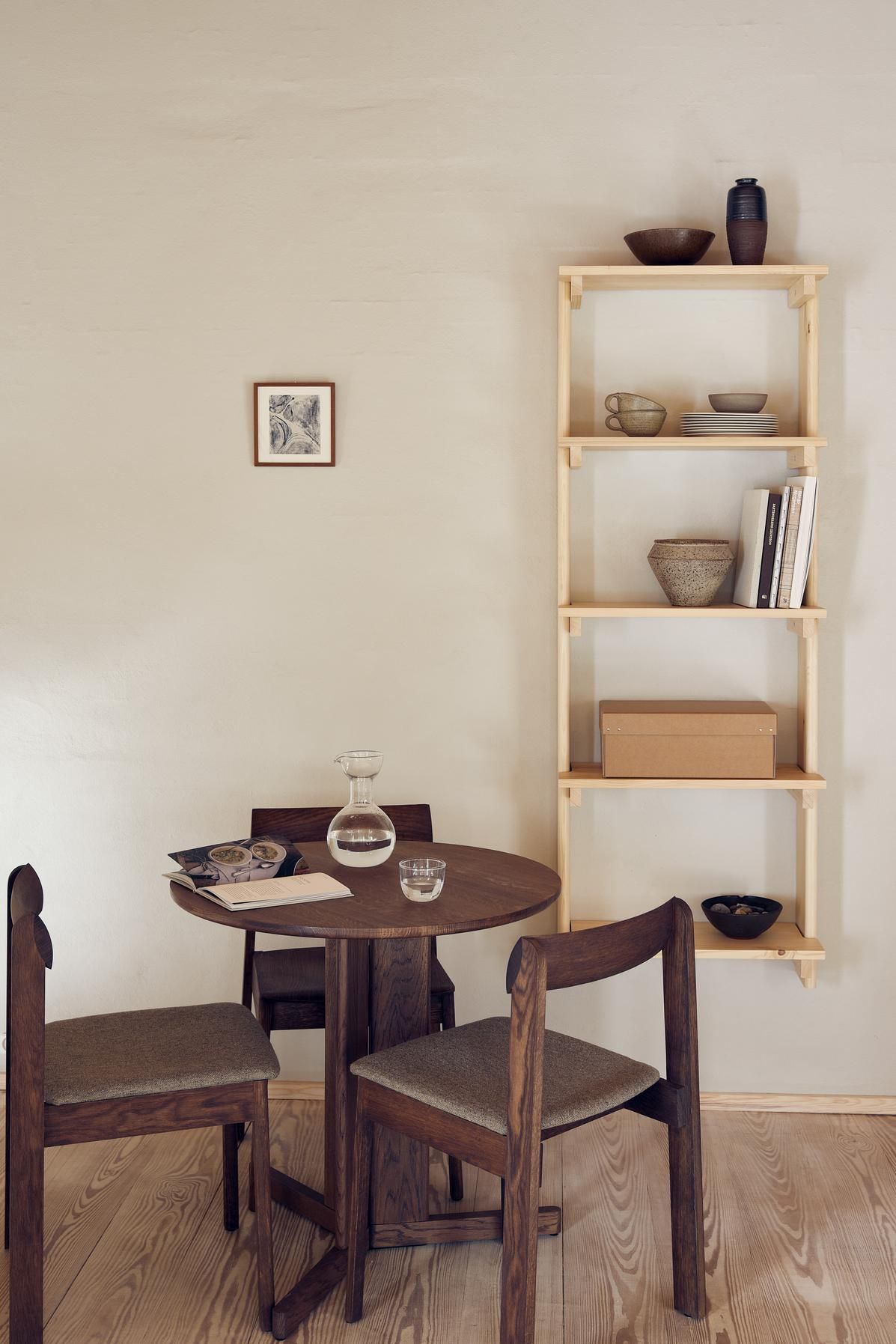 Beam Wandregal mit 5 Fächern Form & Refine