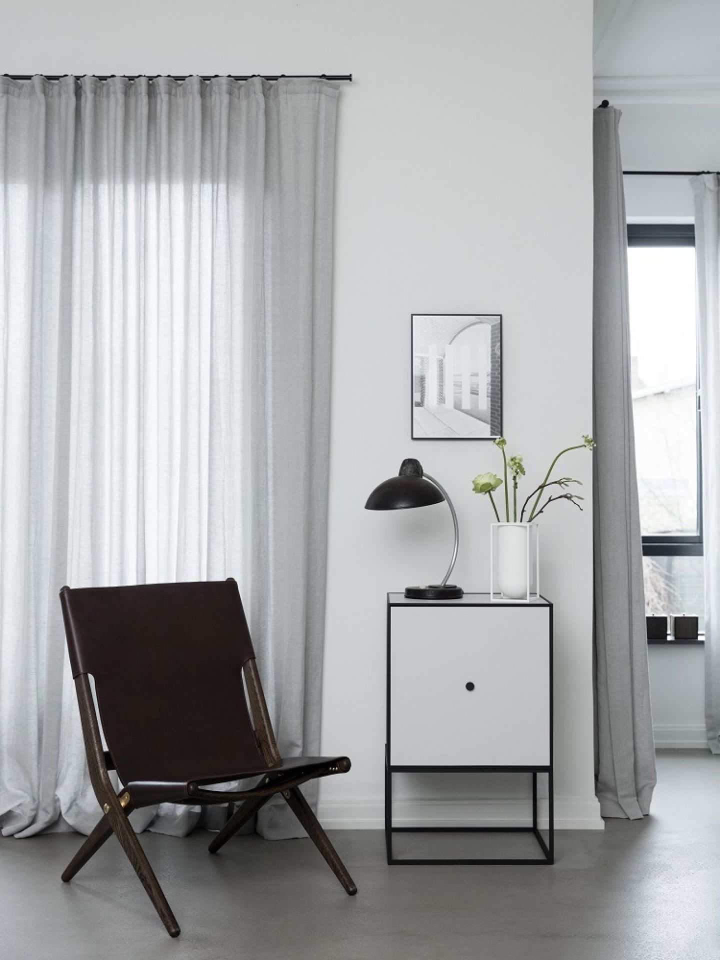 Saxe Chair Eiche schwarz gebeizt - Leder schwarz by Lassen