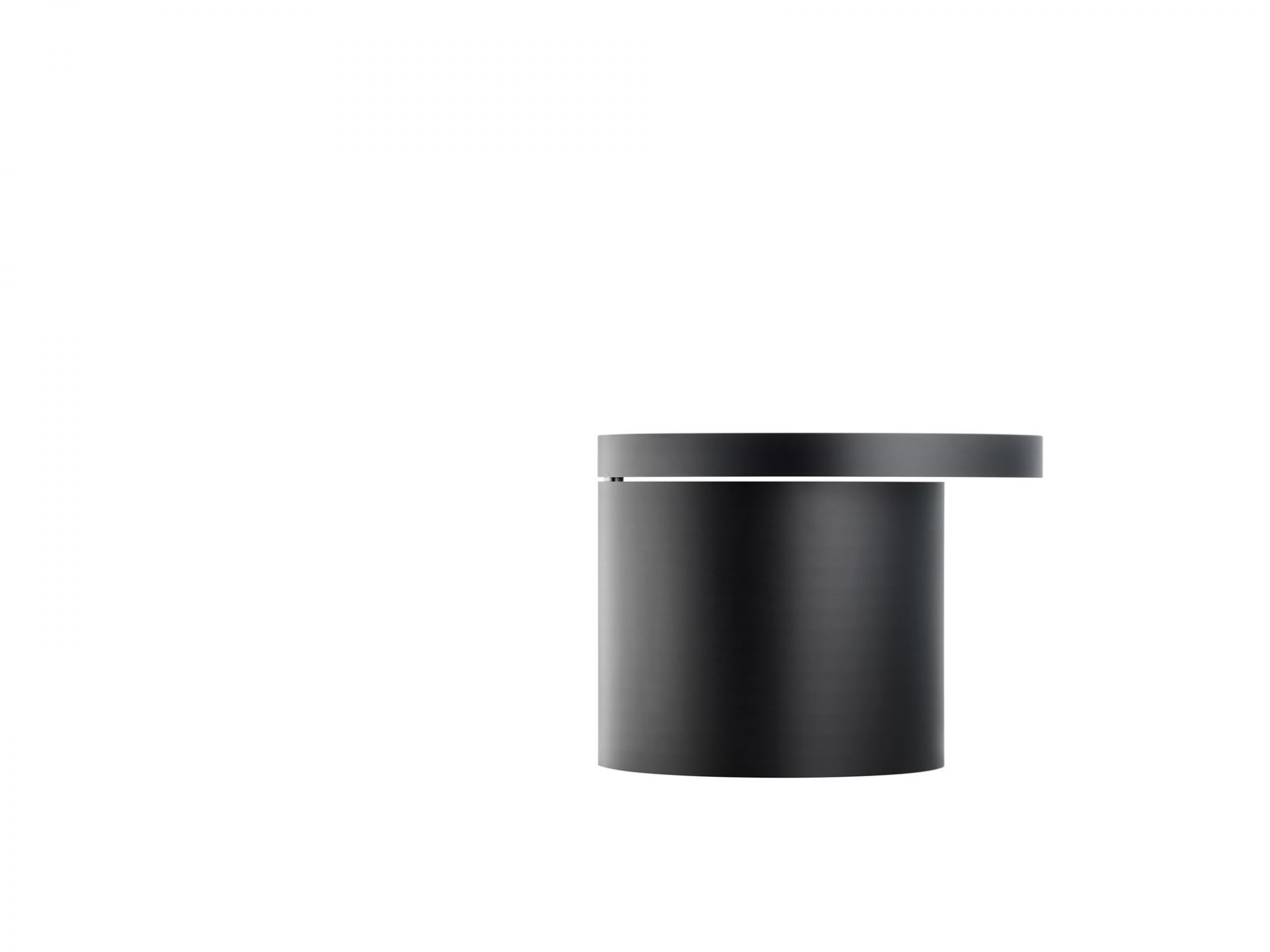 Schwarzer K8B Couchtisch von Tecta: Moderner Beistelltisch für Wohnzimmer und Lounge-Bereich. Zeitloses Design.