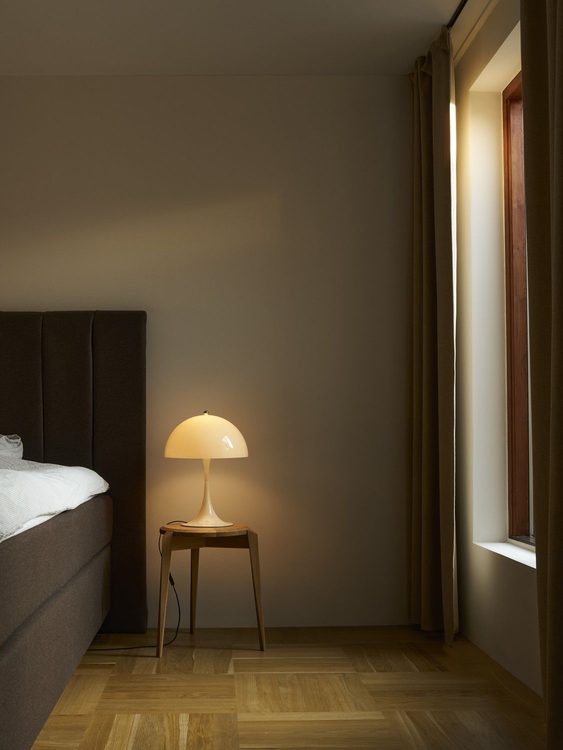 Panthella 320 Table V2 Tischleuchte Louis Poulsen