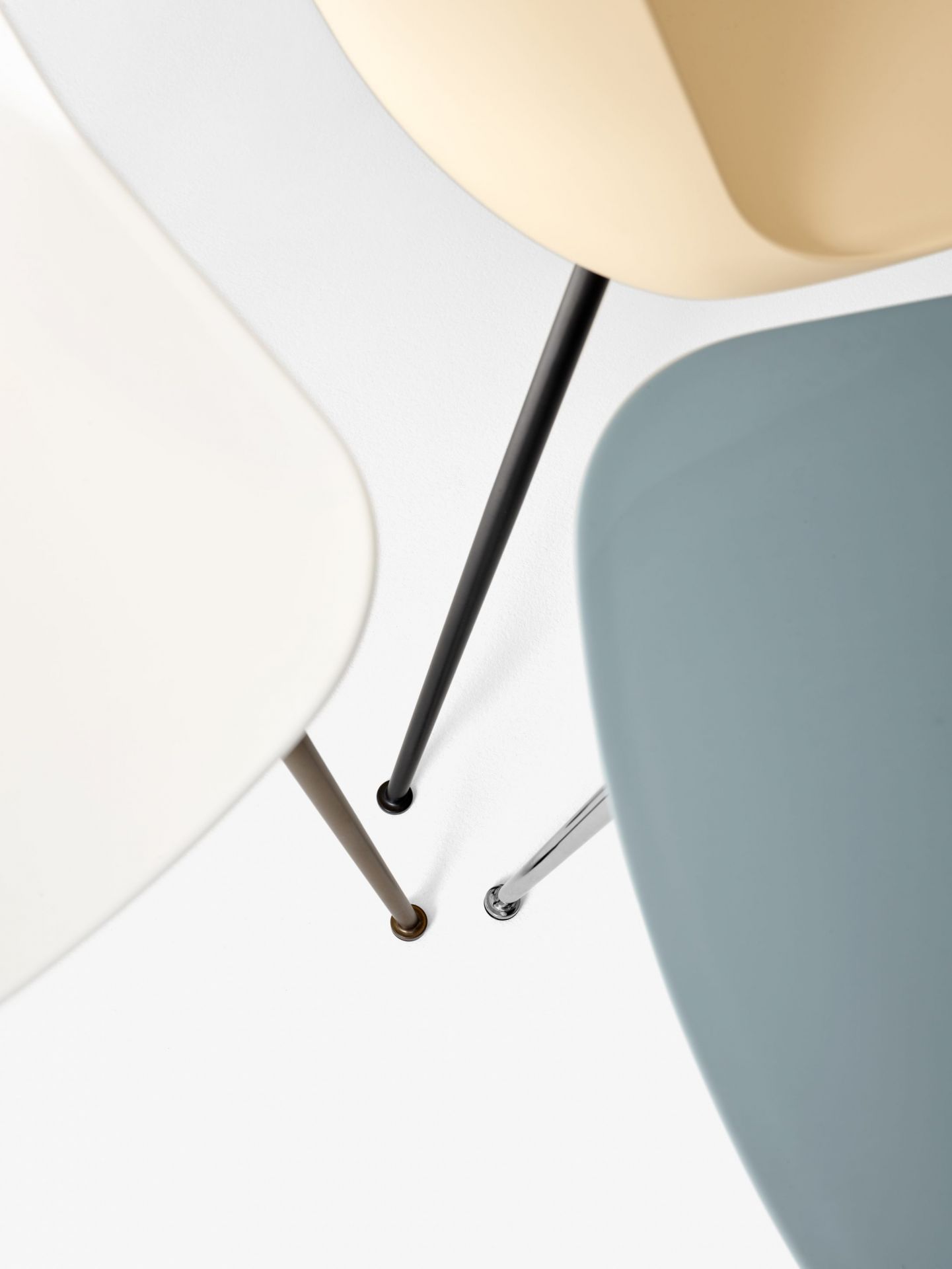 Rely Stuhl HW6 / HW7 / HW8 / HW9 AndTradition