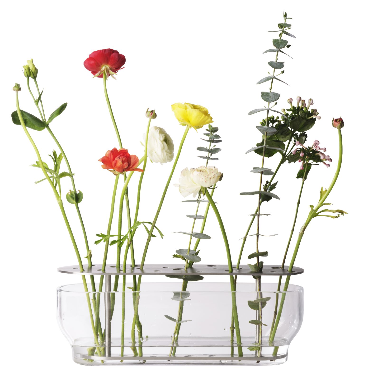 Ikebana Vase von Fritz Hansen: Lange, rechteckige Blumenvase aus Glas und Edelstahl mit Blumen.