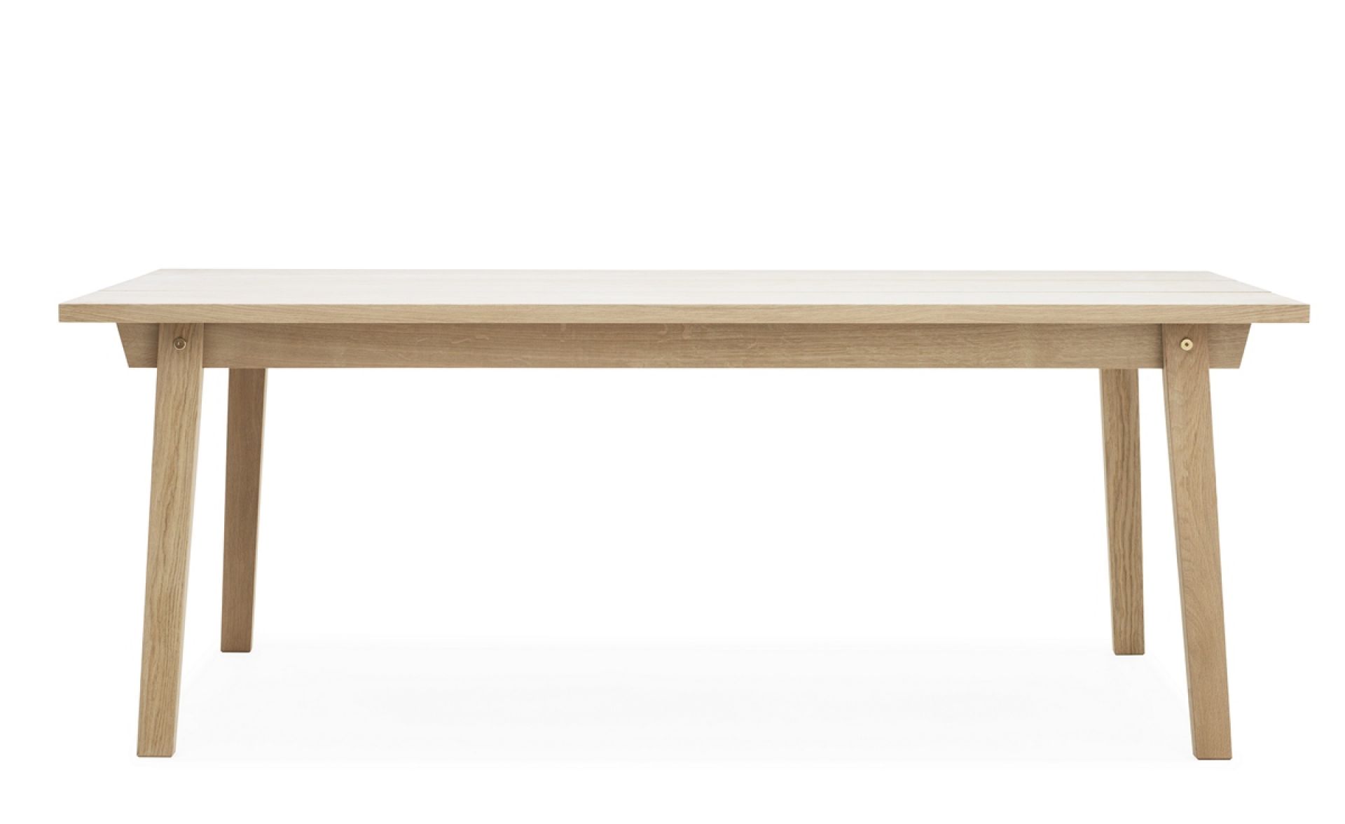 Slice Table von Normann Copenhagen: Moderner Esstisch aus hellem Eichenholz, ideal für Esszimmer und Küche.