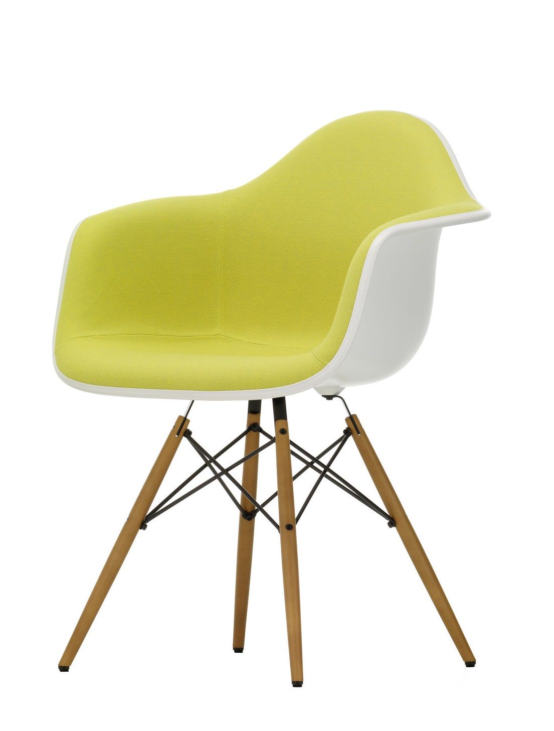 Eames Plastic Arm Chair DAW, vollgepolstert, in Gelb mit Holzbeinen und weißer Sitzschale.