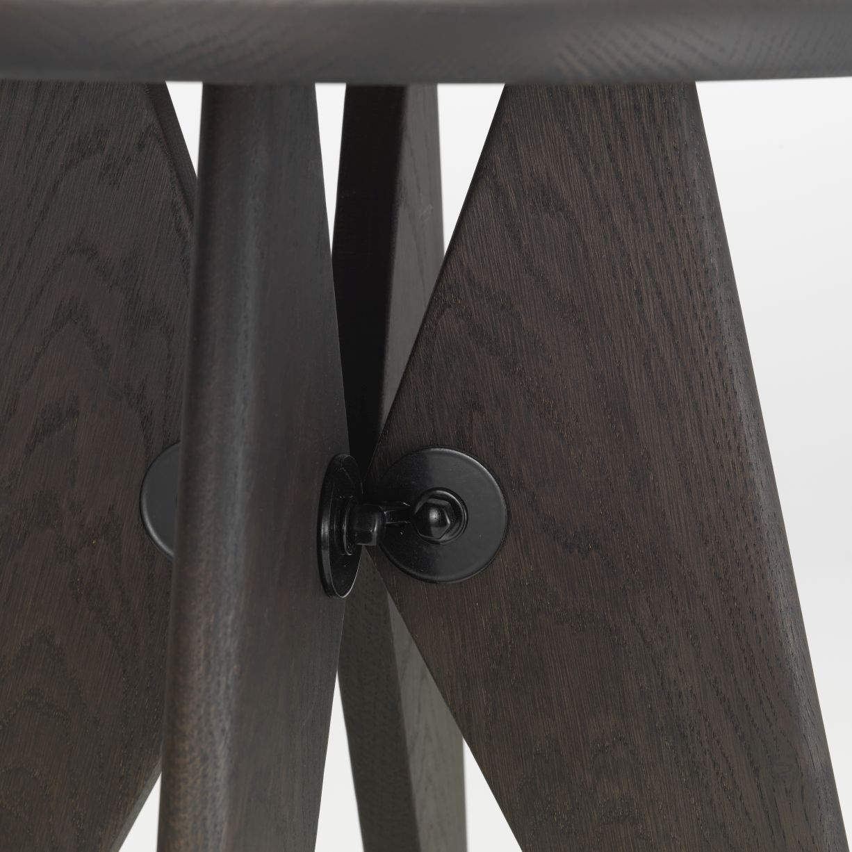 Tabouret Solvay Hocker Vitra Eiche dunkel massiv, Naturholz Schutzlack