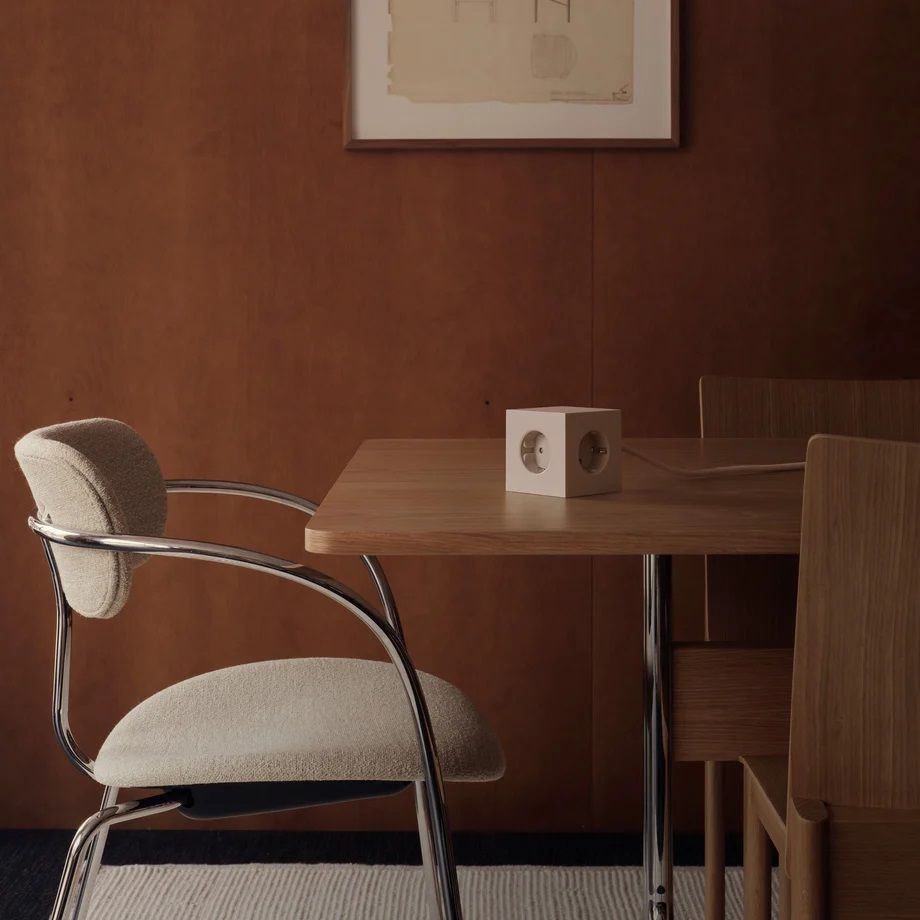 Square 1 - Avolt Steckdosenwürfel mit USB C dfp Design Sand