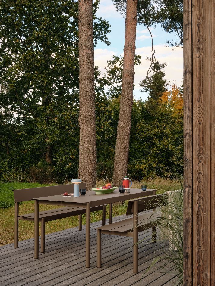 Linear Steel Bench Outdoor Bank mit Rückenlehne 110x34 cm Muuto 