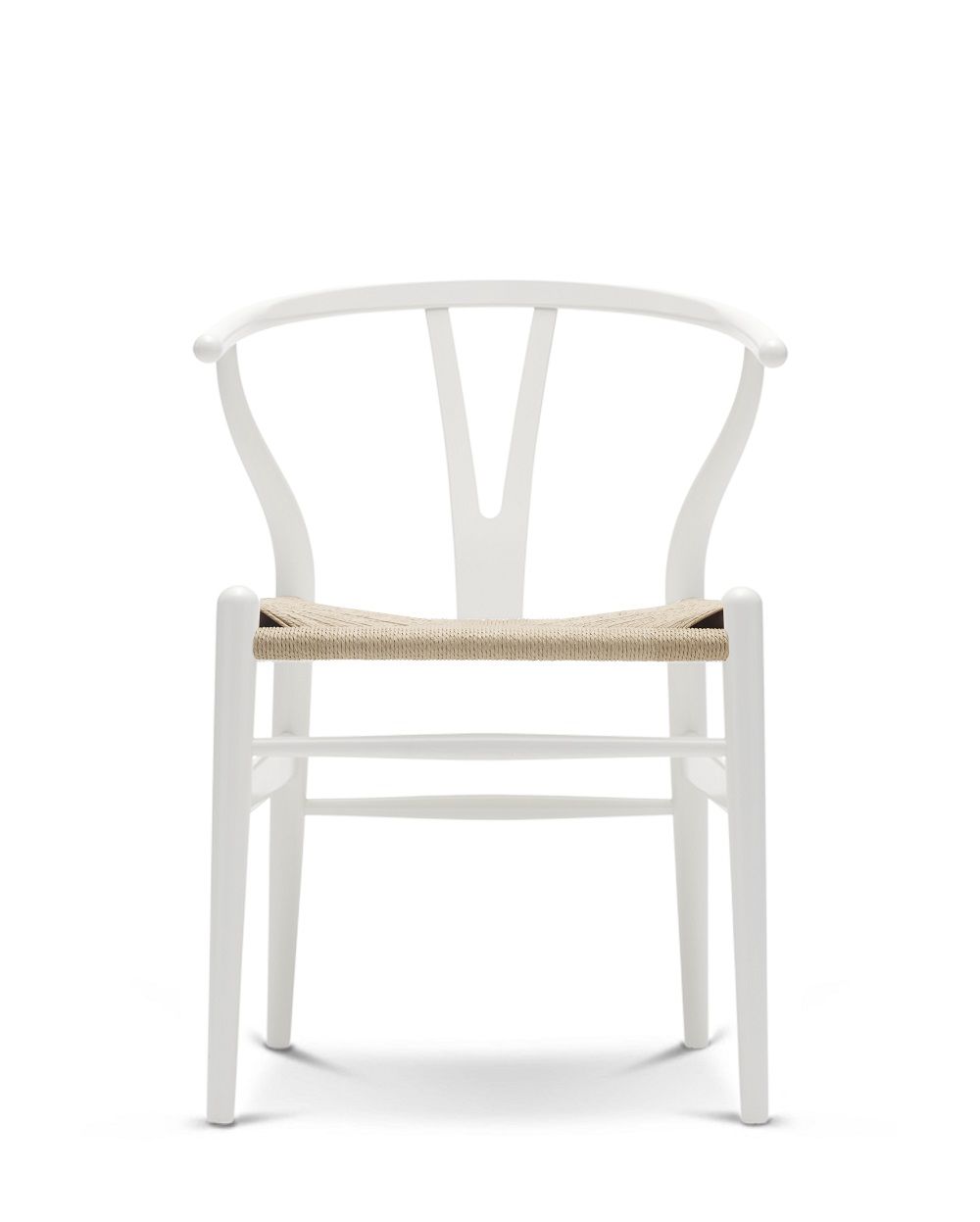 Weißer CH24 Wishbone Chair Stuhl von Carl Hansen & Søn mit geflochtener Sitzfläche.