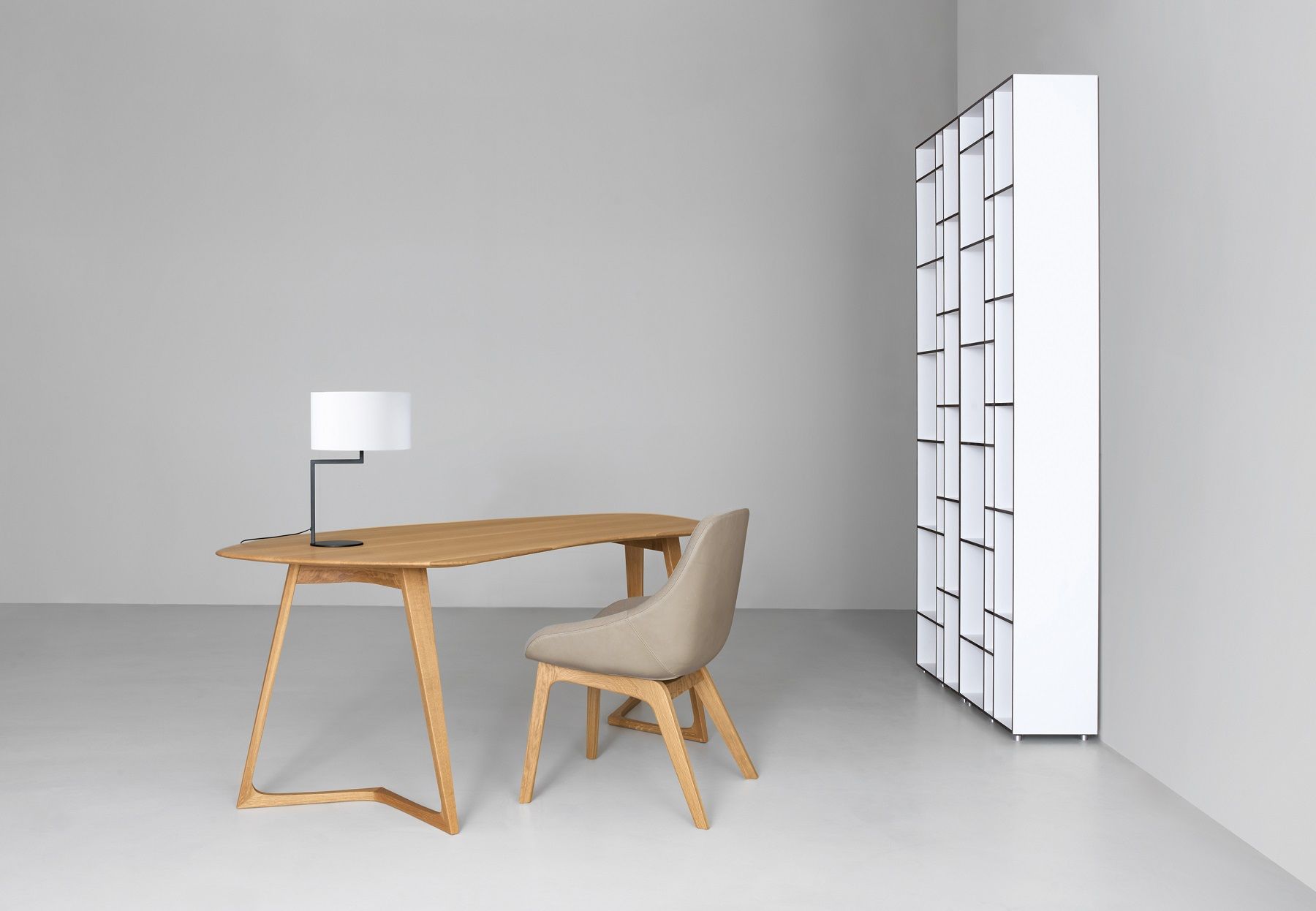 Twist Office Tisch / Schreibtisch Zeitraum