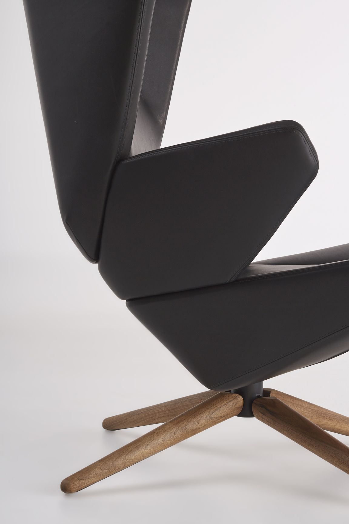 Trifidae Lounge Armsessel Prostoria