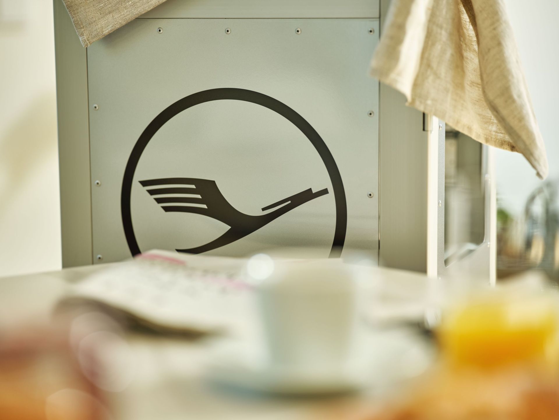 Lufthansa Ju 52 Flugzeugtrolley Bordbar