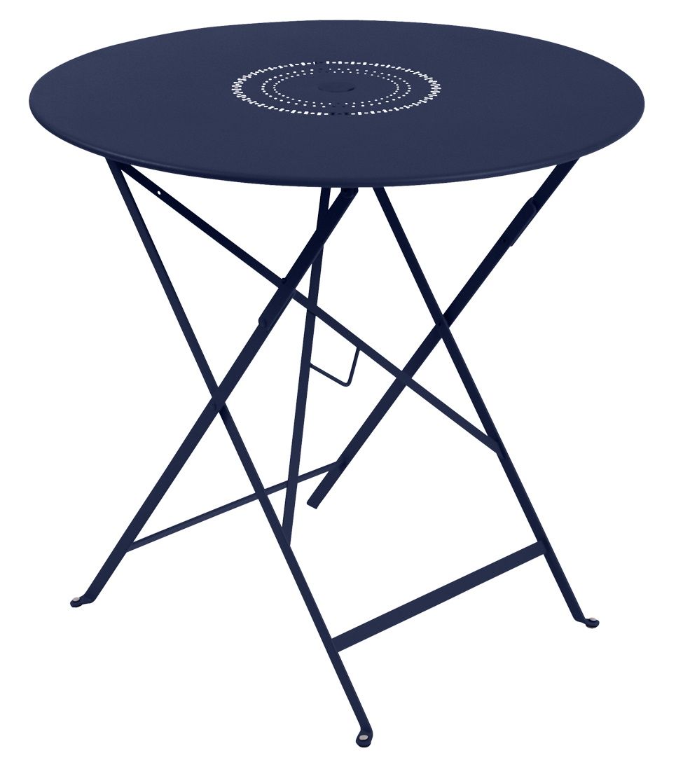 Blauer Floréal Tisch von Fermob für den Außenbereich, runder Gartentisch mit filigranem Muster.