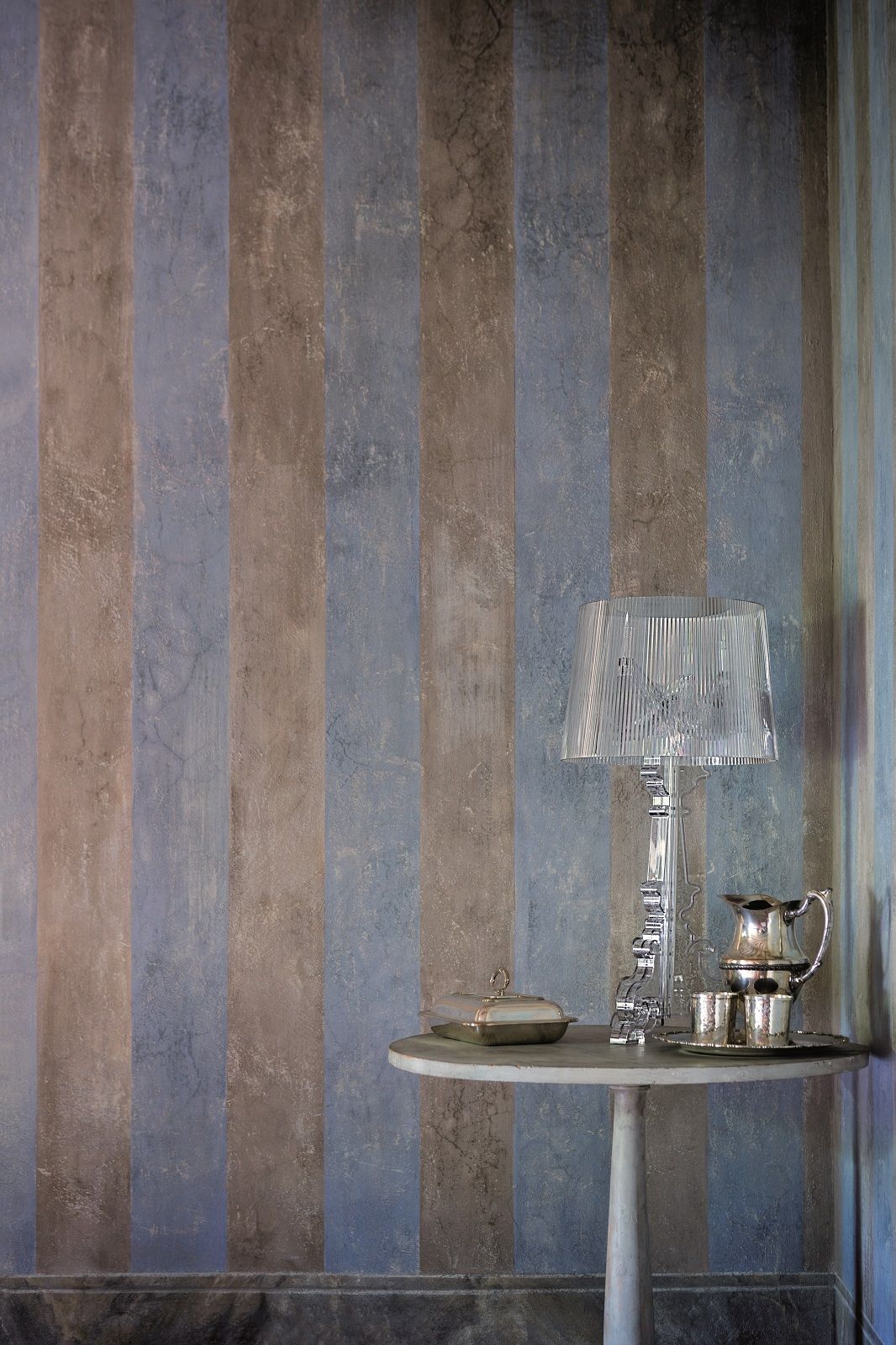 Bourgie Tischleuchte weiß-gold Kartell