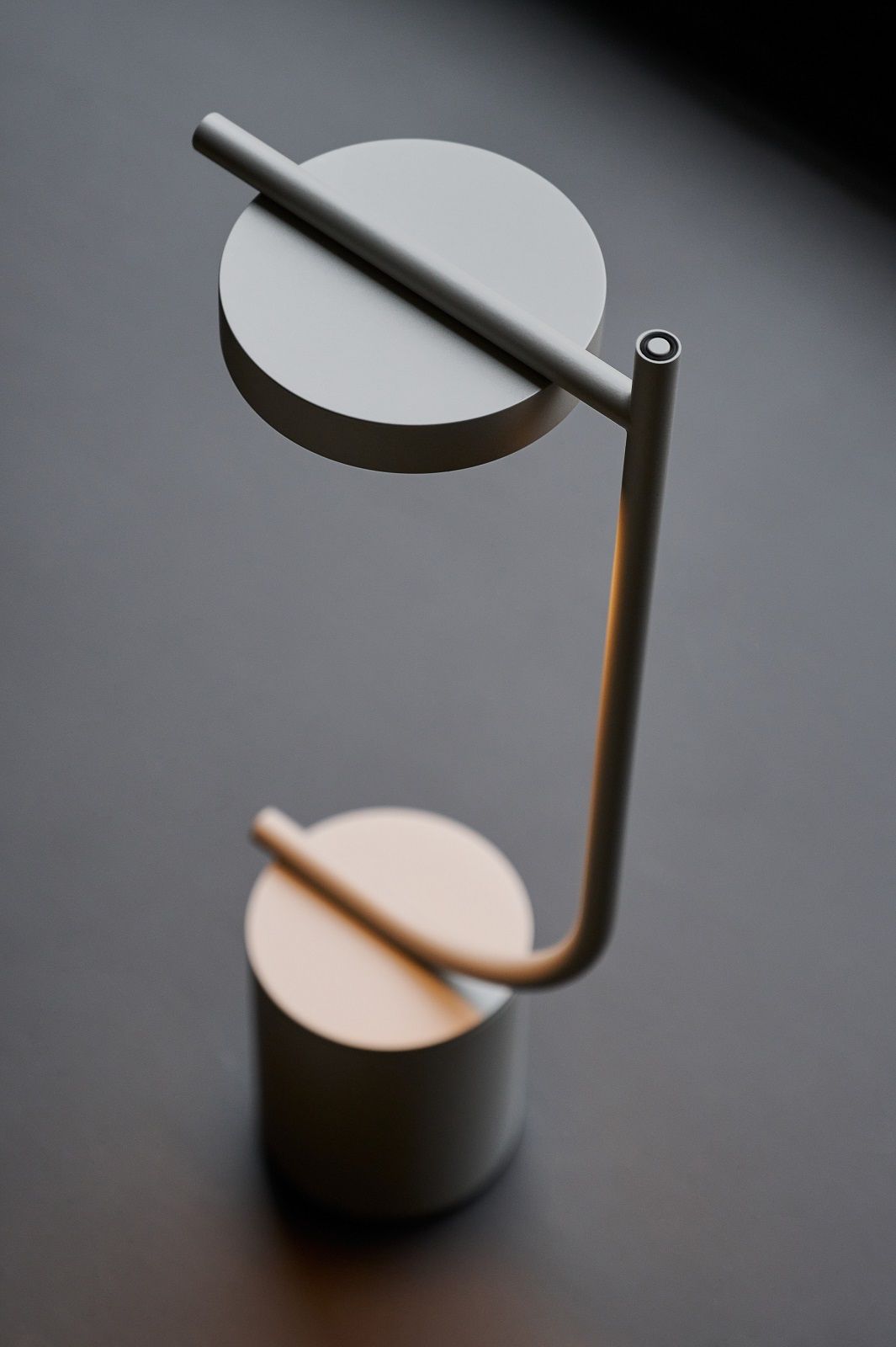 Igram Portable Table Lamp Shape J Akkuleuchte / Tischleuchte Grupa 