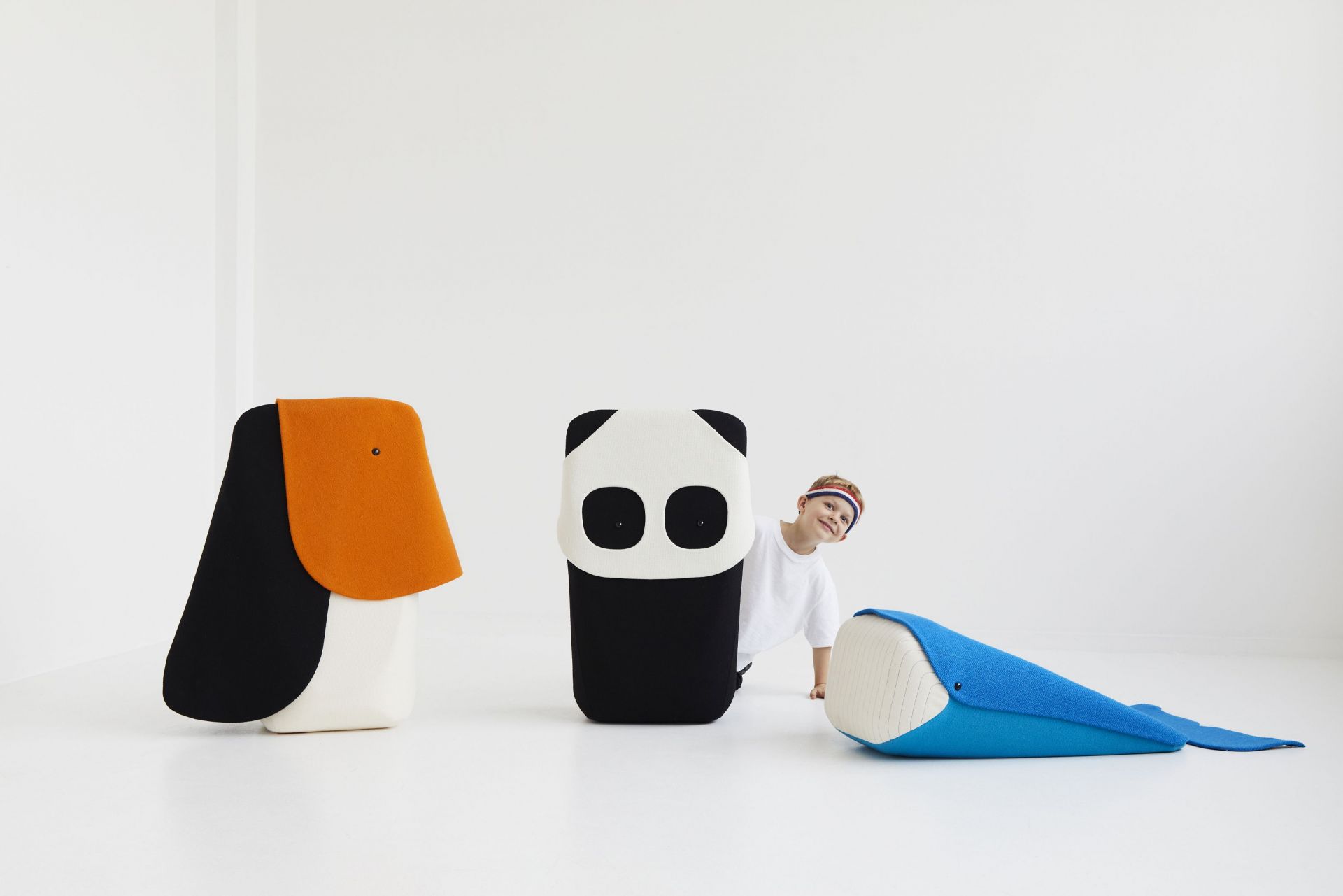 Zoo Collection Panda Sitzkissen groß von EO Denmark mit Kind, Wal und Tukan Sitzmöbel.