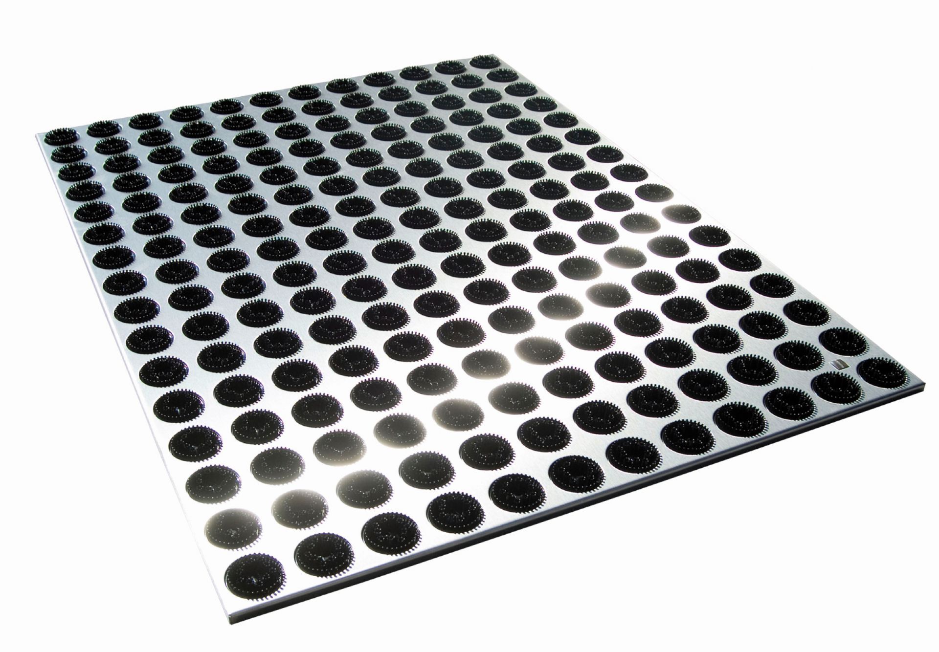 Feet-Back Fußmatte mit Noppen: Silberne Fußmatte mit vielen schwarzen, runden Noppen für Massage.