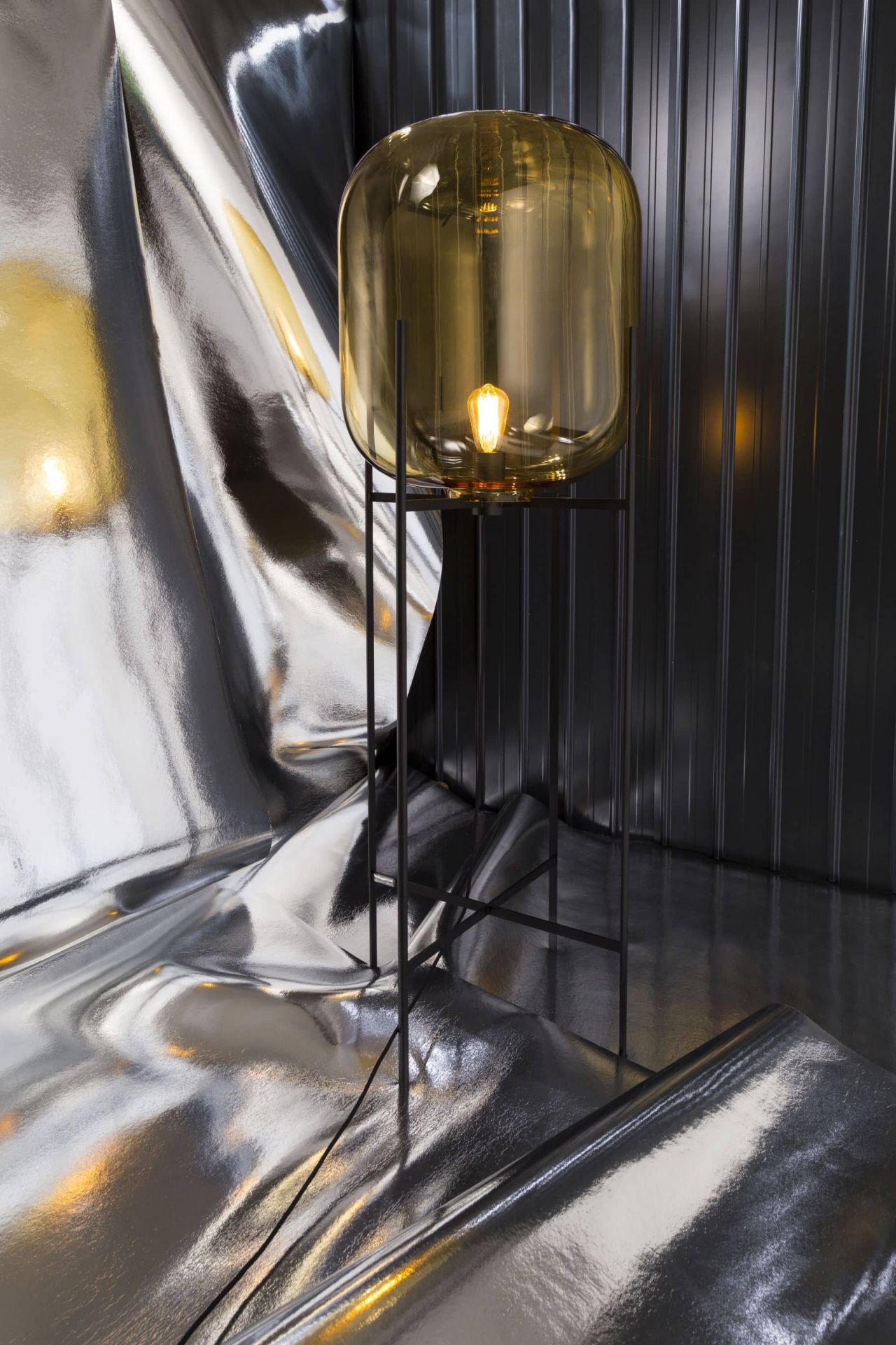 Oda Big Stehleuchte moonlightwhite - Gestell weiß Pulpo