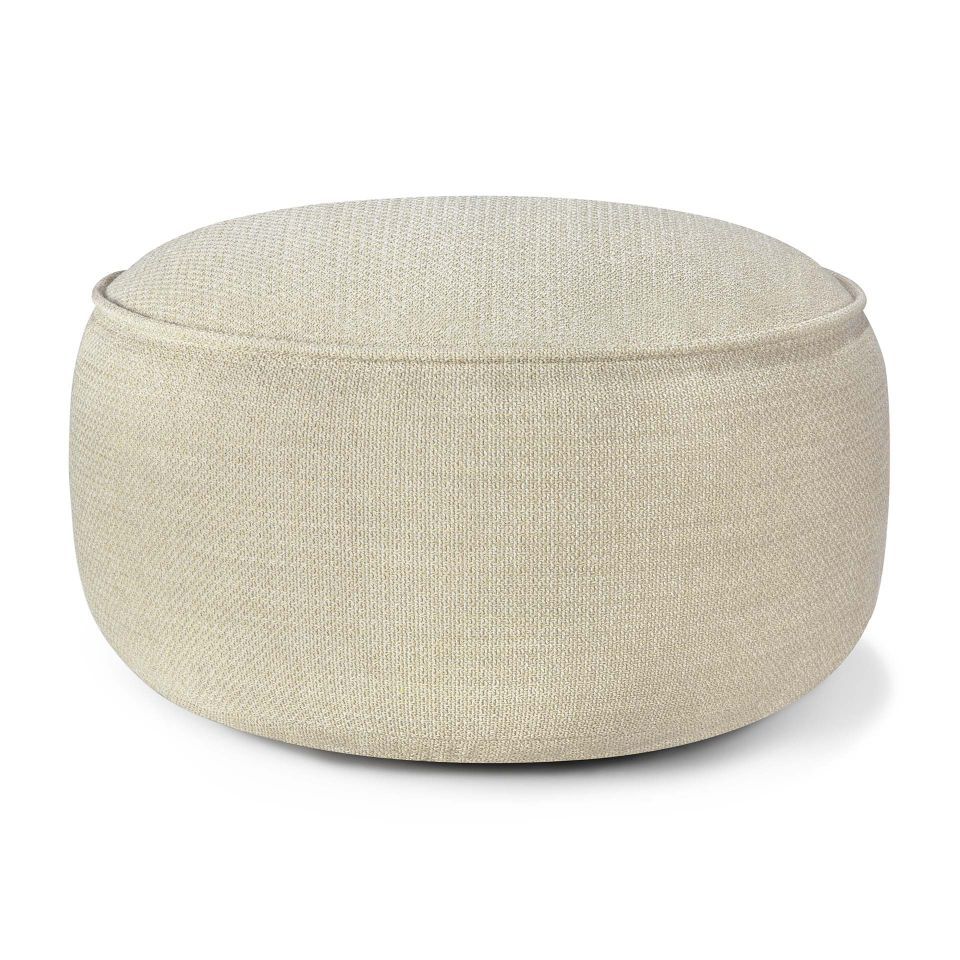 Beiger Ethnicraft Donut Sitzhocker XL für den Außenbereich, runder Pouf mit Textur.
