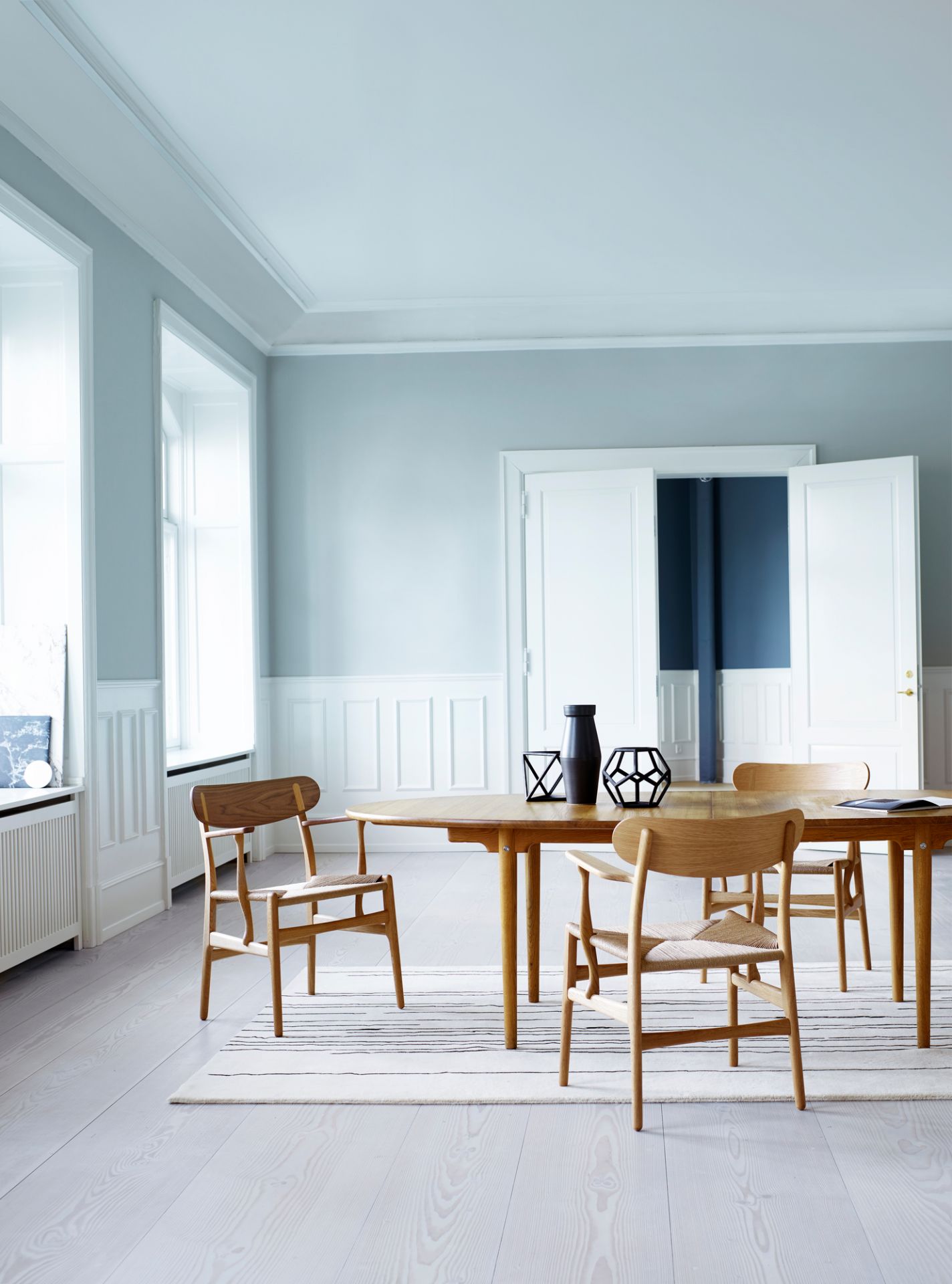 CH26 Stuhl: Holzstuhl mit Naturgeflecht und Eiche, Carl Hansen & Søn Design.