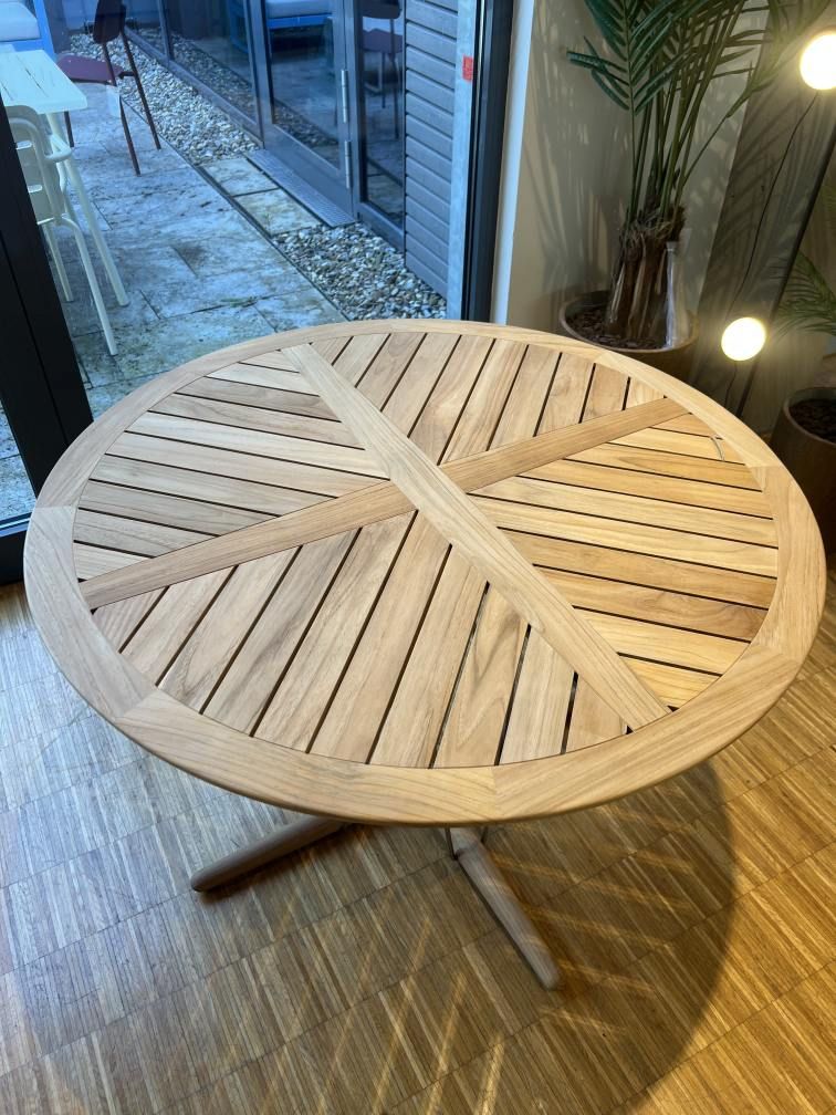 Embrace Tischkombination Outdoor Carl Hansen & Søn AUSSTELLUNGSSTÜCK