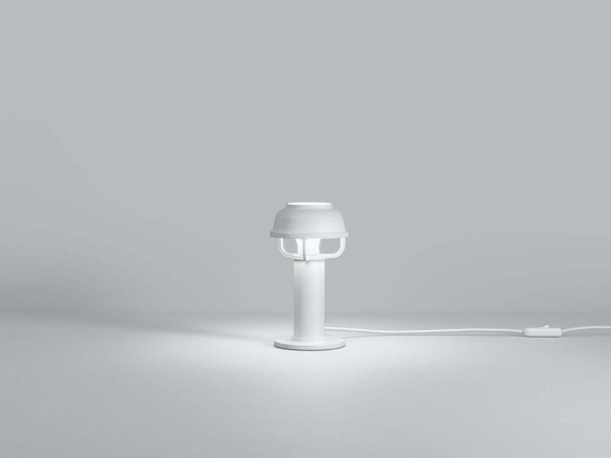 Weiße Kori Table Light Tischleuchte von Artek, moderne Tischlampe für Wohnzimmer und Schlafzimmer.
