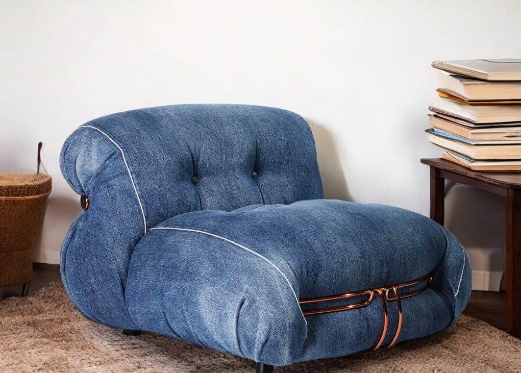 Soriana Sessel mit Denim-Bezug von Cassina: Moderner Design-Sessel für Wohnzimmer und Lounge.