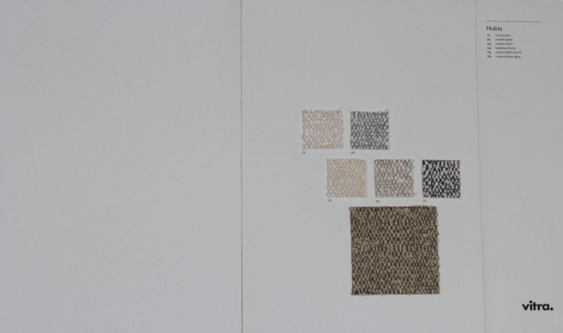 Stoffmusterkarte Nubia von Vitra mit verschiedenen Textilmustern in Beige, Grau und Braun.