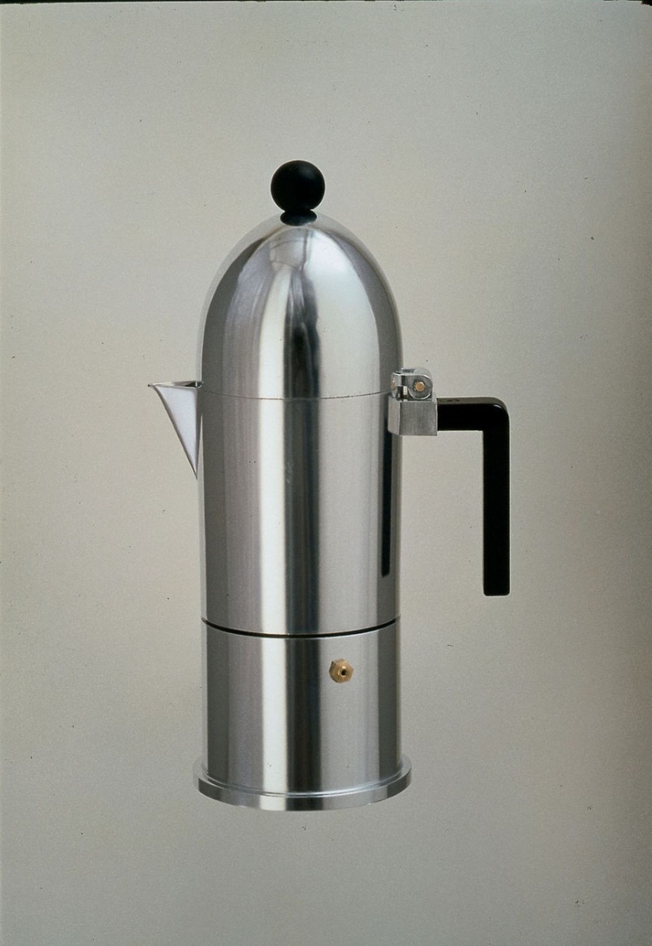 Alessi Espressokocher La Cupola aus poliertem Aluminium mit schwarzem Griff, für aromatischen Kaffee.