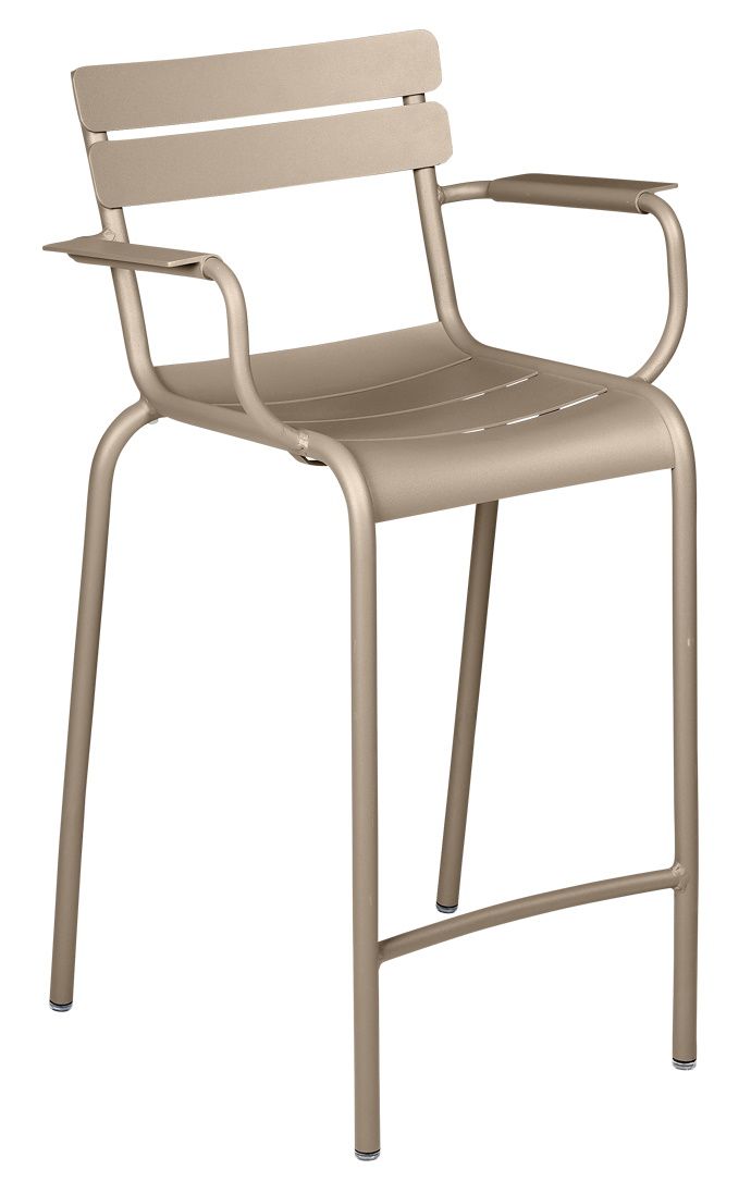 Luxembourg Barhocker von Fermob, Outdoor-geeignet, aus Metall in Beige mit Armlehnen.
