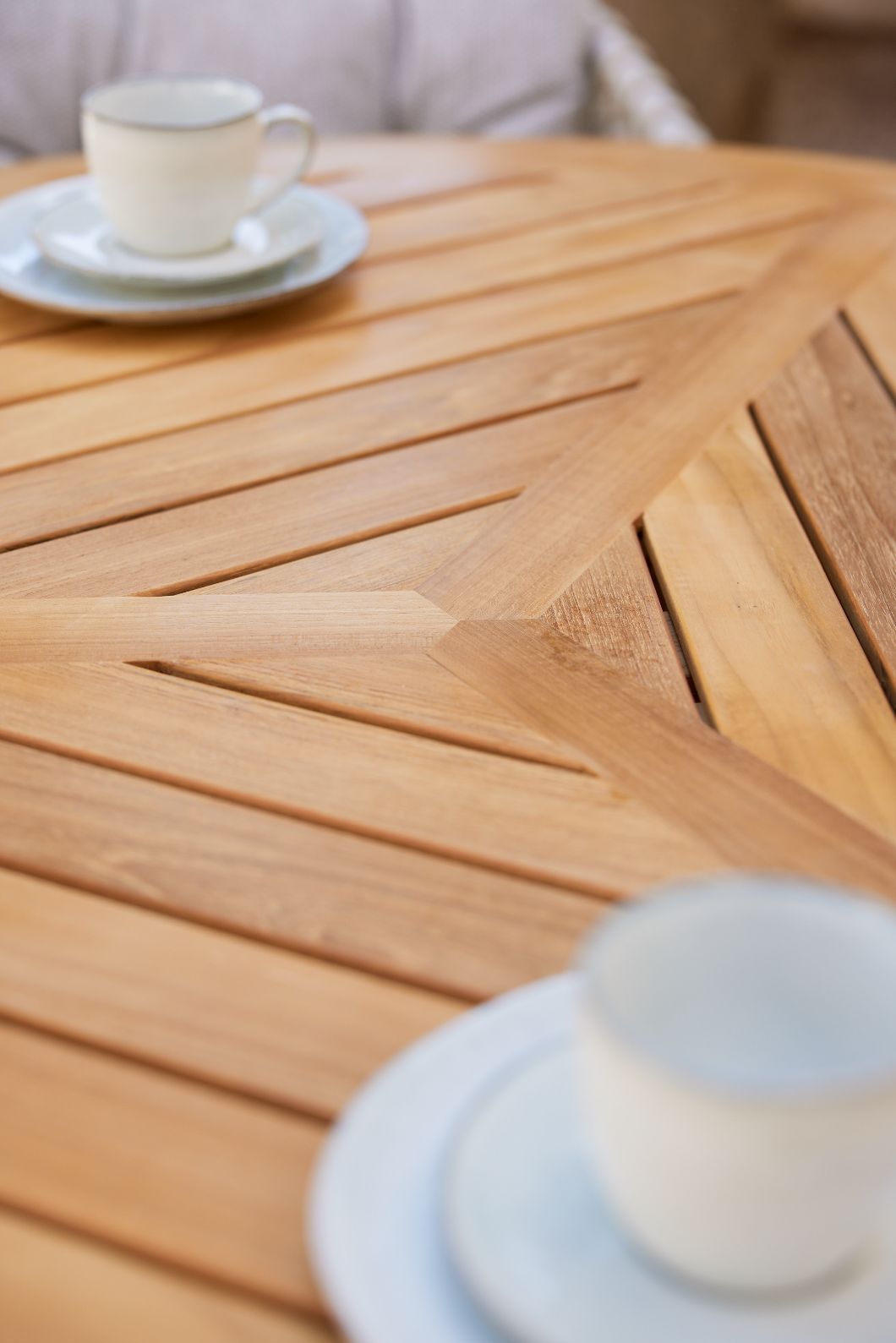 Define Dining Table Rund Outdoor Cane-Line