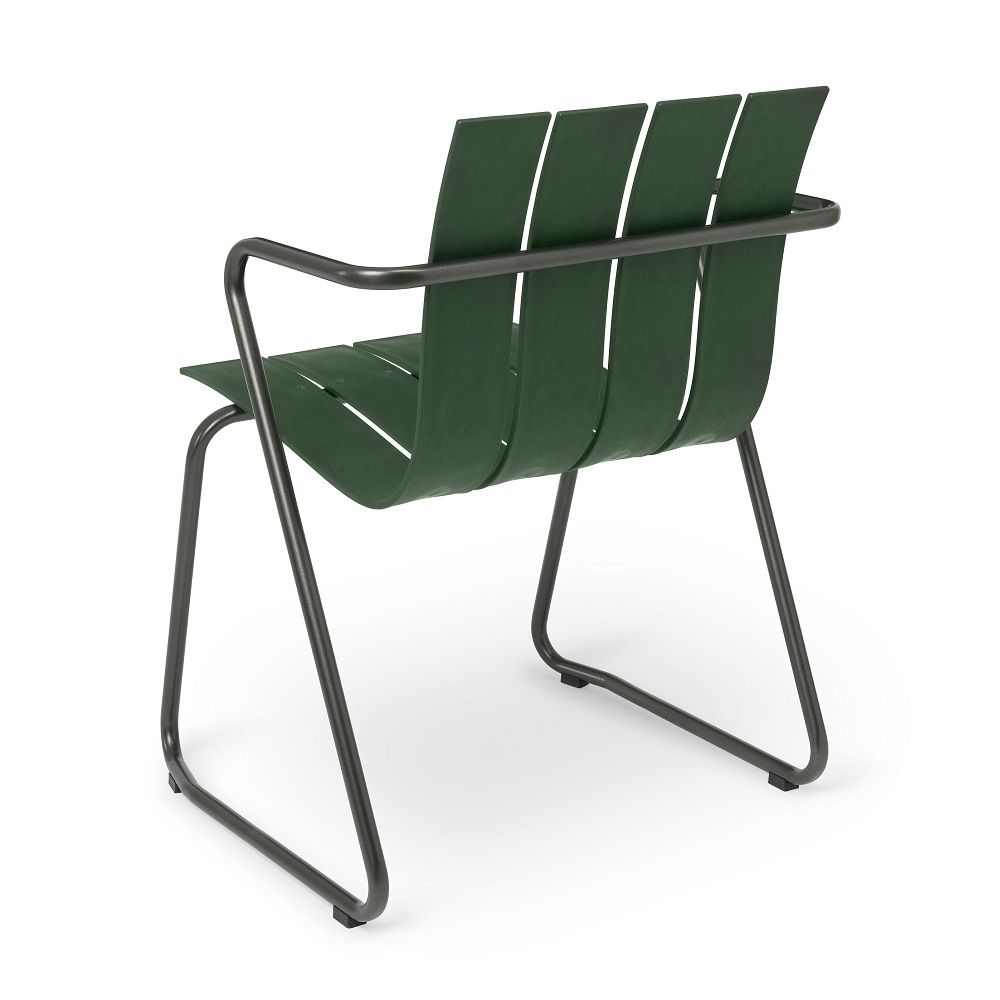 Grüner Ocean Chair Outdoor Stuhl von Mater OC2, Rückansicht. Moderner Gartenstuhl mit Armlehnen.