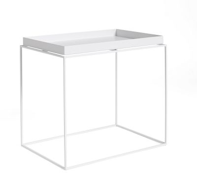 Weißer Tray Table L Beistelltisch von Hay mit minimalistischem Design und rechteckiger Tischplatte.