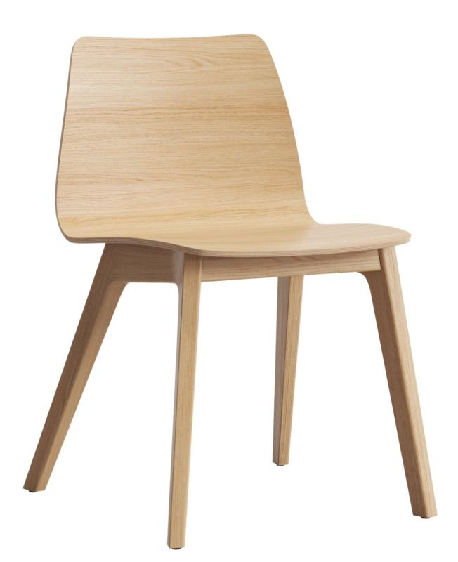 Morph Plus Holzstuhl von Zeitraum, Ansicht von vorne, gefertigt aus hellem Eichenholz.