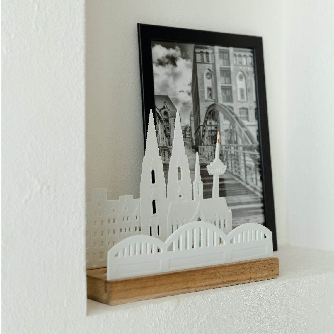 Lichtobjekt Stadtsilhouette Köln Räder