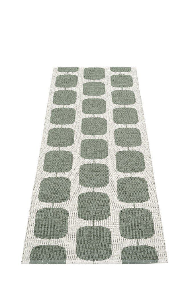 Pappelina Sten Kunststoffteppich 70x200 cm mit grafischem Muster in Grau und Weiß. Moderner Teppich für Innenräume.