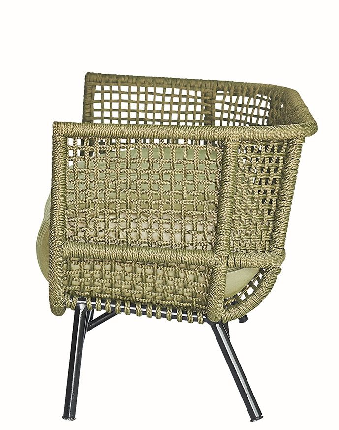 Rückansicht des Suka Lounge Sessels in Olive von Jan Kurtz, geflochtenes Design, Outdoor-Möbel.