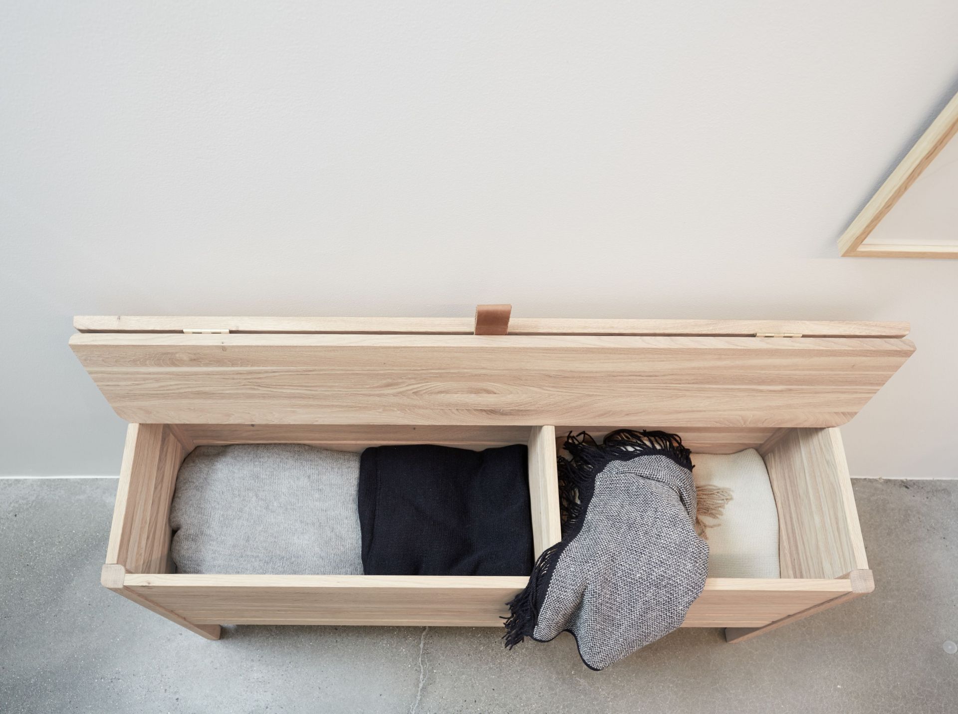 A Line Truhenbank 111 Eiche weiß geölt Form & Refine