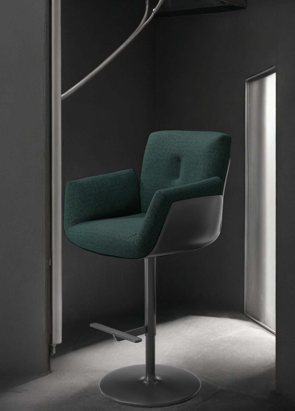 Alvo Barstuhl mit grüner Polsterung und Tellerfuß, drehbar, für moderne Küchen und Bars.