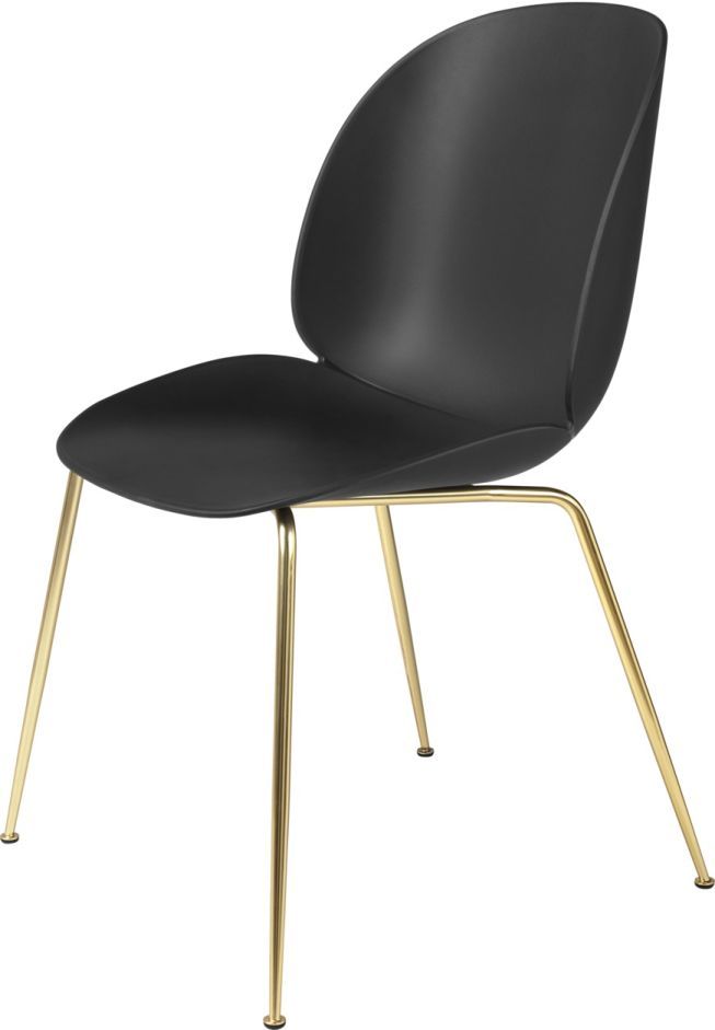 Schwarzer Beetle Chair Esszimmerstuhl von Gubi mit konischem Messinggestell, ungepolstert und modernem Design.