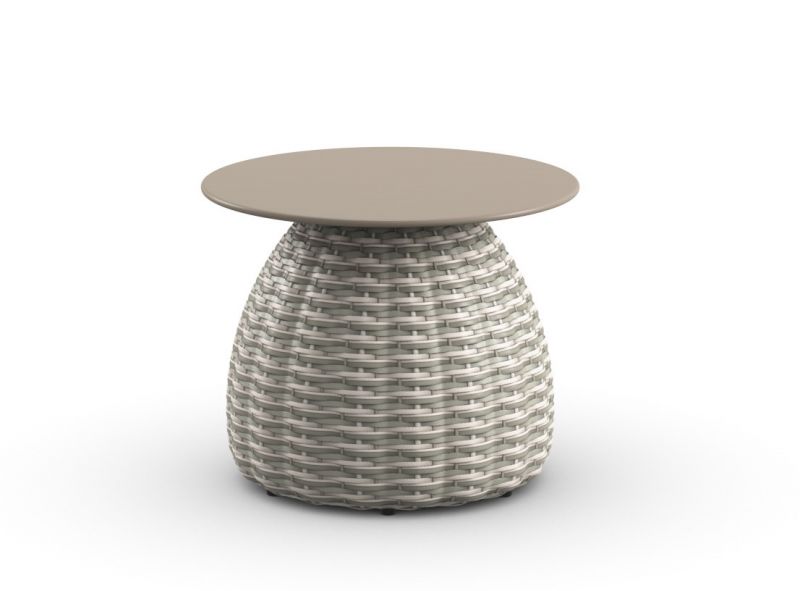 Dedon Porcini Beistelltisch mit runder Tischplatte und geflochtenem Korpus in Grau- und Weißtönen.